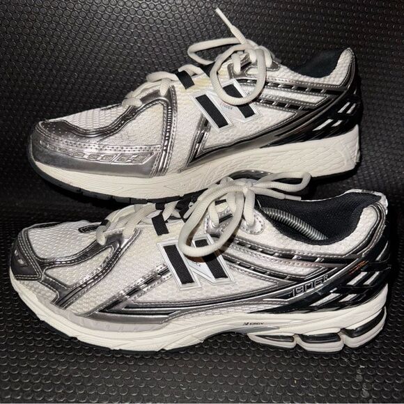 New Balance 1906 Silver Metallic Black Athletic sneakers shoes  Mens size 13 main image 5